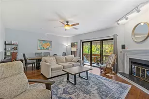 587 Thorncliffe Dr, Robinson Twp, PA 15205 - Photo 6