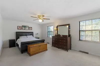 587 Thorncliffe Drive, Robinson Twp, PA 15205 - Photo 18