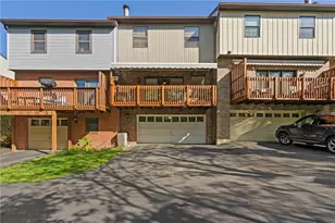 587 Thorncliffe Dr, Robinson Twp, PA 15205 - Photo 2