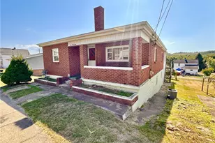 122 E Harvey St, Masontown, PA 15461 - Photo 2