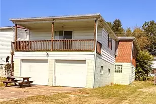 122 E Harvey St, Masontown, PA 15461 - Photo 4