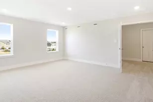 327 Stately Ct, Adams Township, PA 16059 - Photo 8