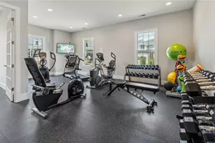 327 Stately Ct, Adams Township, PA 16059 - Photo 14