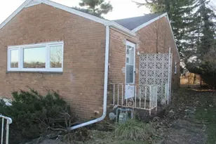 46-48 Greenbriar Dr, Scott Township, PA 15220 - Photo 6