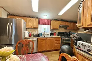 702 Dauphin Dr, Cranberry Township, PA 16066 - Photo 8