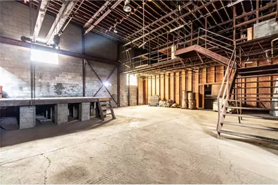 1023 Pittsfield Aly, New Brighton, PA 15066 - Photo 18