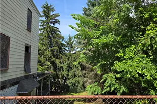 1922 Rhine St, Spring Hill, PA 15212 - Photo 30