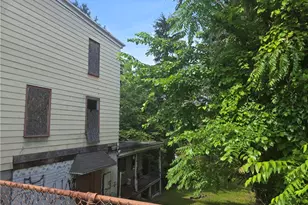 1922 Rhine St, Spring Hill, PA 15212 - Photo 10