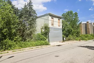 1922 Rhine St, Spring Hill, PA 15212 - Photo 2