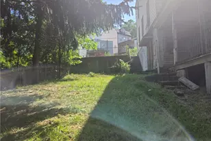 1922 Rhine St, Spring Hill, PA 15212 - Photo 18