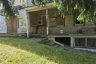 1922 Rhine St, Spring Hill, PA 15212 - Photo 10