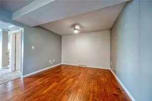 127 Fairway Landings Dr, Cecil, PA 15317 - Photo 14