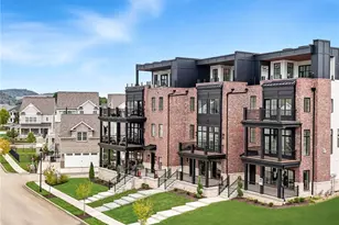 66 1st St, Oakmont, PA 15139 - Photo 2