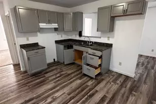 29 Wood St, Nemacolin, PA 15351 - Photo 2