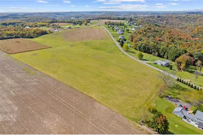 101 Bluestone Ct, Lancaster Township, PA 16037 - Photo 4