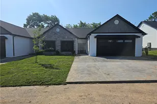 808 S 10th St, New Stanton, PA 15697 - Photo 1