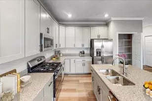 3088 Derby Ct, Irwin, PA 15642 - Photo 2