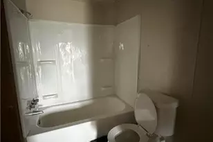 1112 E Washington St, New Castle, PA 16101 - Photo 8