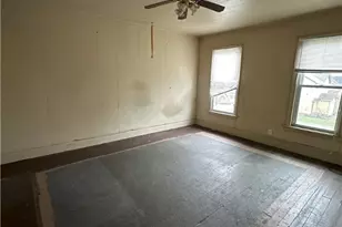 1112 E Washington St, New Castle, PA 16101 - Photo 12