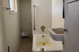 201 2nd St, Butler, PA 16001 - Photo 6