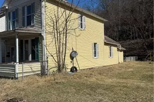 628 Church St Ext, Turtle Creek, PA 15145 - Photo 2