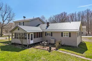 5216 Old Pulaski Rd, Pulaski Township, PA 16142 - Photo 4