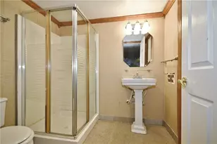 402 E Malden, Coal Center Boro, PA 15423 - Photo 44