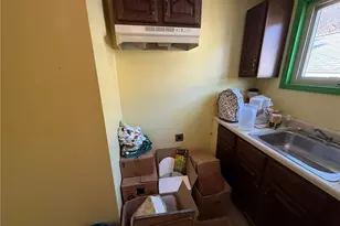 810 10th St, Stowe Township, PA 15136 - Photo 12