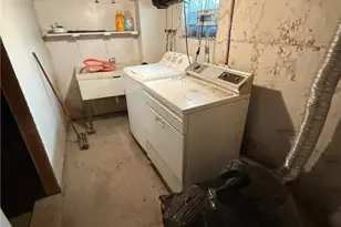 810 10th St, Stowe Township, PA 15136 - Photo 24