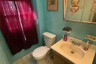 810 10th St, Stowe Township, PA 15136 - Photo 4