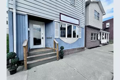 908 W Main St, Mt Pleasant Boro, PA 15666 - Photo 1