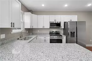 838 Eureka St, Pittsburgh, PA 15210 - Photo 12