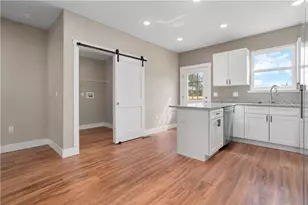 838 Eureka St, Pittsburgh, PA 15210 - Photo 8