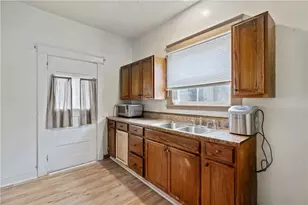 11 E Moody Ave, New Castle, PA 16101 - Photo 10