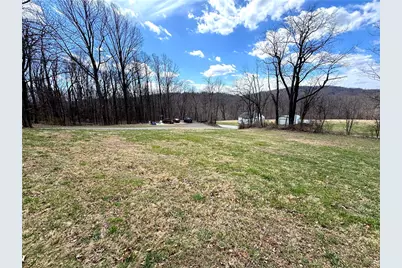 604 Loyalhanna Dam Rd, Loyalhanna, PA 15681 - Photo 2