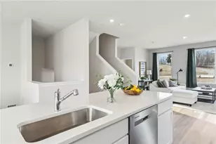 204 Cherry Tree Dr, Twp of But SW, PA 16001 - Photo 8