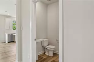 406 Barons Ct, Peters Township, PA 15367 - Photo 12