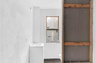 462 Hays Ave, Pittsburgh, PA 15210 - Photo 10