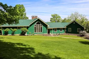 38 W Hahn Rd, Cecil, PA 15317 - Photo 1