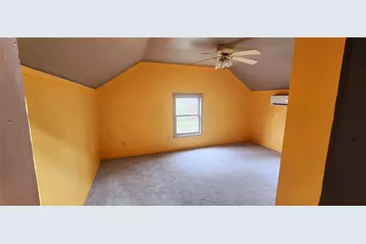1835 Hillside Ave, Ellwood City, PA 16117 - Photo 12