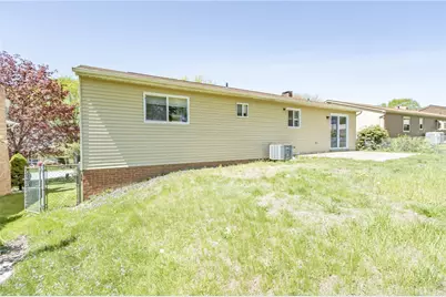 1004 McAllister Dr, Pittsburgh, PA 15068 - Photo 6