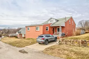 1818 Grant St, Aliquippa, PA 15001 - Photo 1