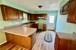 402 W Poplar St, Grove City Boro, PA 16127 - Photo 6