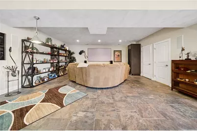 1043 Blackthorne Dr, Penn Twp, PA 15644 - Photo 10