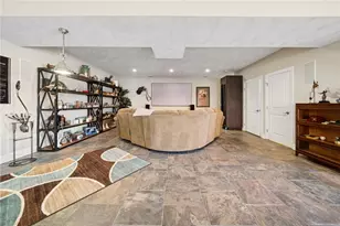 1043 Blackthorne Dr, Penn Twp, PA 15644 - Photo 10