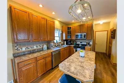 91 Green Manor Dr, Summit Township, PA 16002 - Photo 8