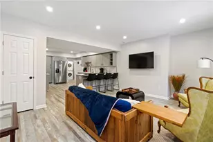 1013 Constance St, Pittsburgh, PA 15212 - Photo 10