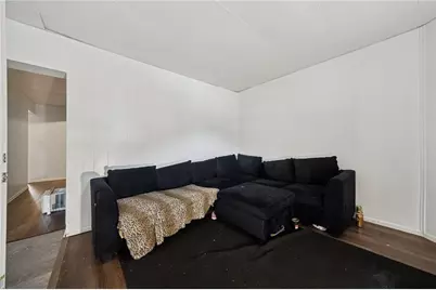 425 Agatha, Pitcairn, PA 15140 - Photo 10