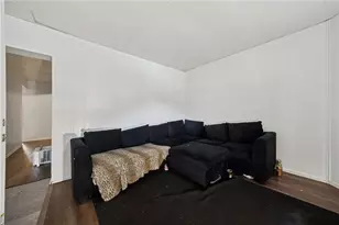 425 Agatha, Pitcairn, PA 15140 - Photo 10