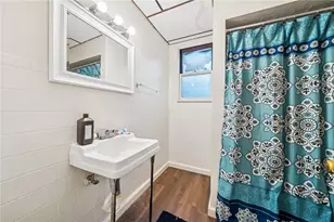 425 Agatha, Pitcairn, PA 15140 - Photo 4